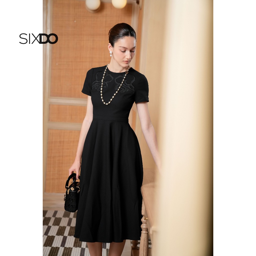 Black Flower Embroidery Woven Midi Dress)