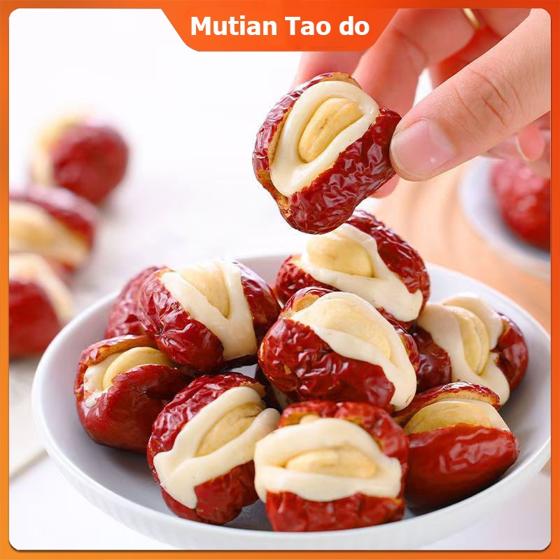 Kẹo Táo Đỏ Kẹp Sữa Lạc Đà Nhân Hạt Điều Tân Cương Takala Thơm Ngon -Hộp 300g