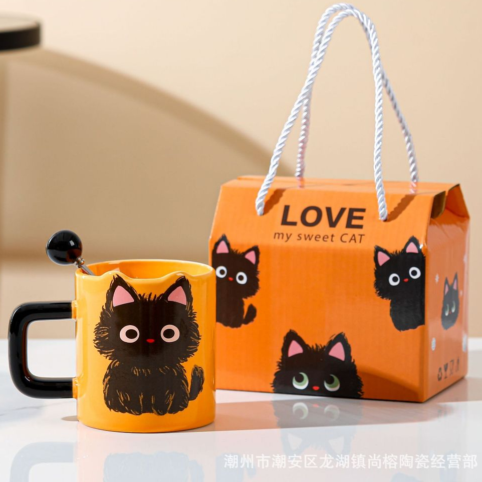 Set Quà Tặng Cốc Ly Sứ Màu Cam Họa Tiết Mèo Đen Hoạt Hình Kèm Thìa Làm Quà Tặng, Uống Nước - QDECOR