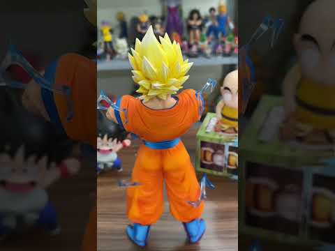 Goku SSJ2 model, 30 cm tall – Comes with a free chibi figure.