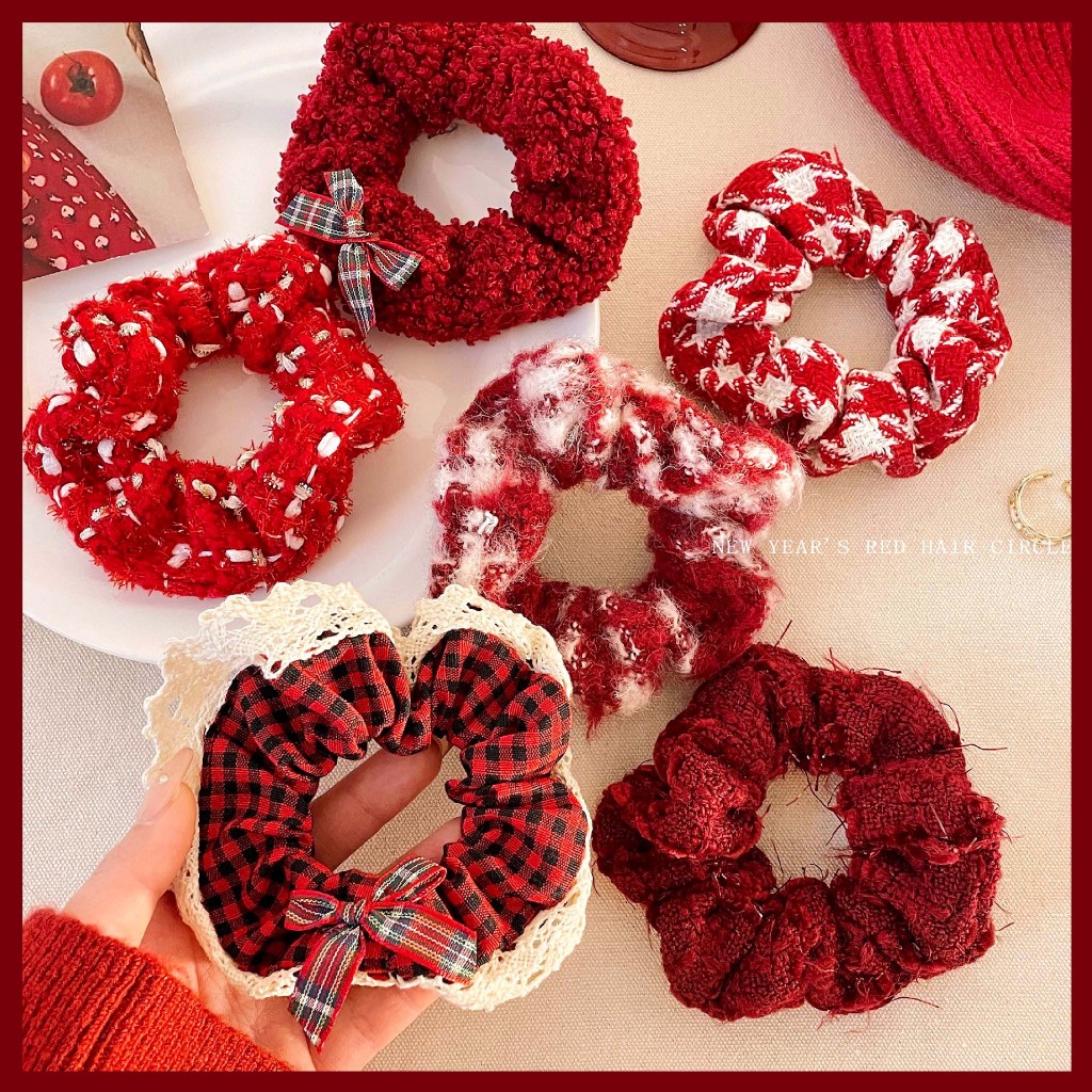 Tatitava's cute red Christmas scrunchies