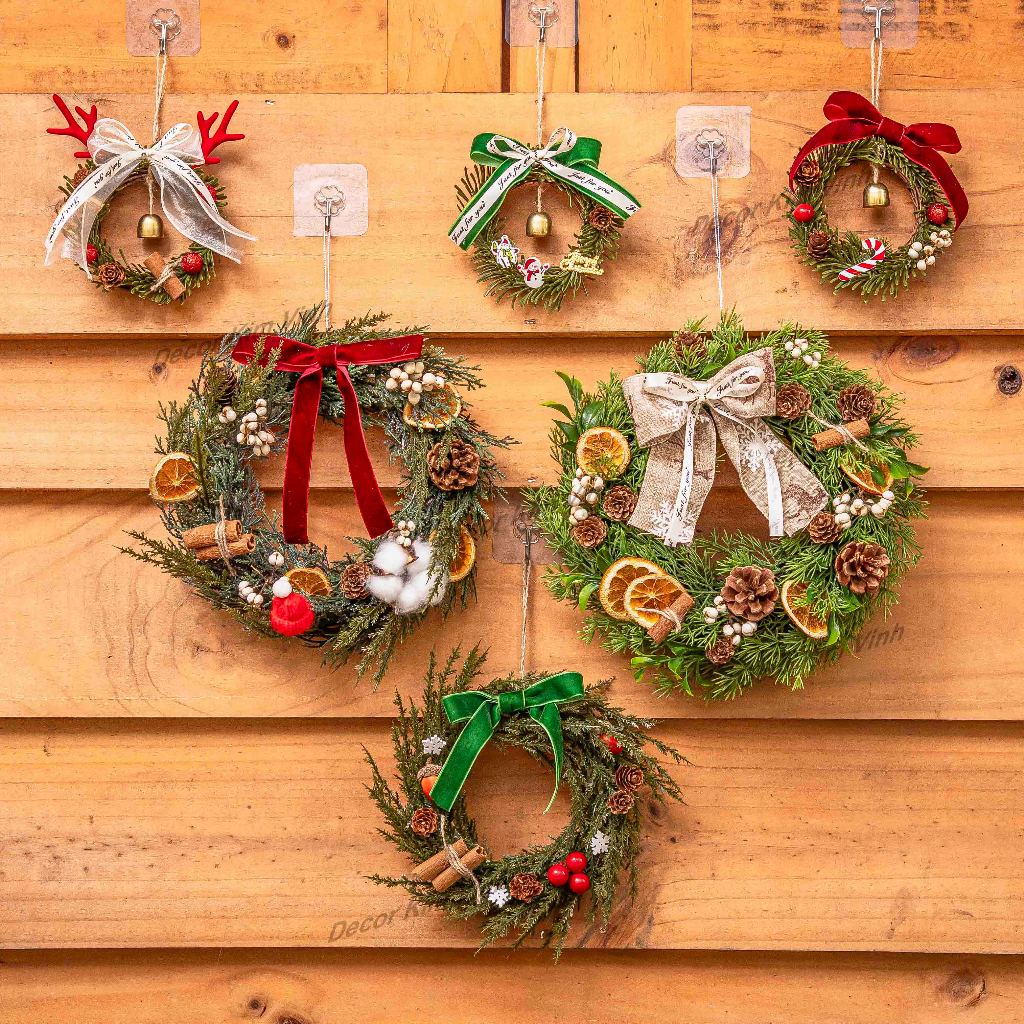 Small Christmas Wreath, Christmas Laurel Wreath with Lights