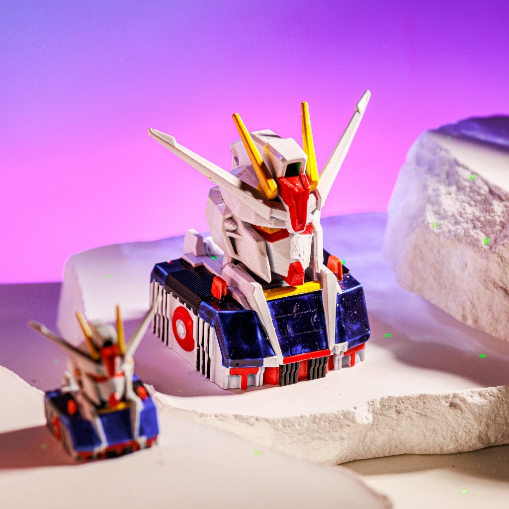 Keycap Gundam. Keycap of art. Retail key button for mechanical keyboard. Keycap breakwooden