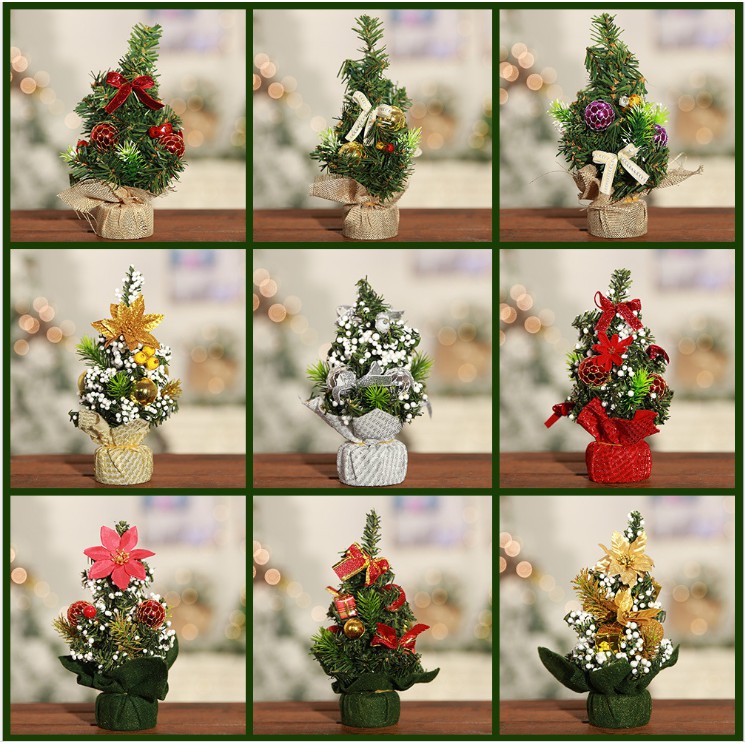 20cm tall little Christmas tree for the table with many super cute models