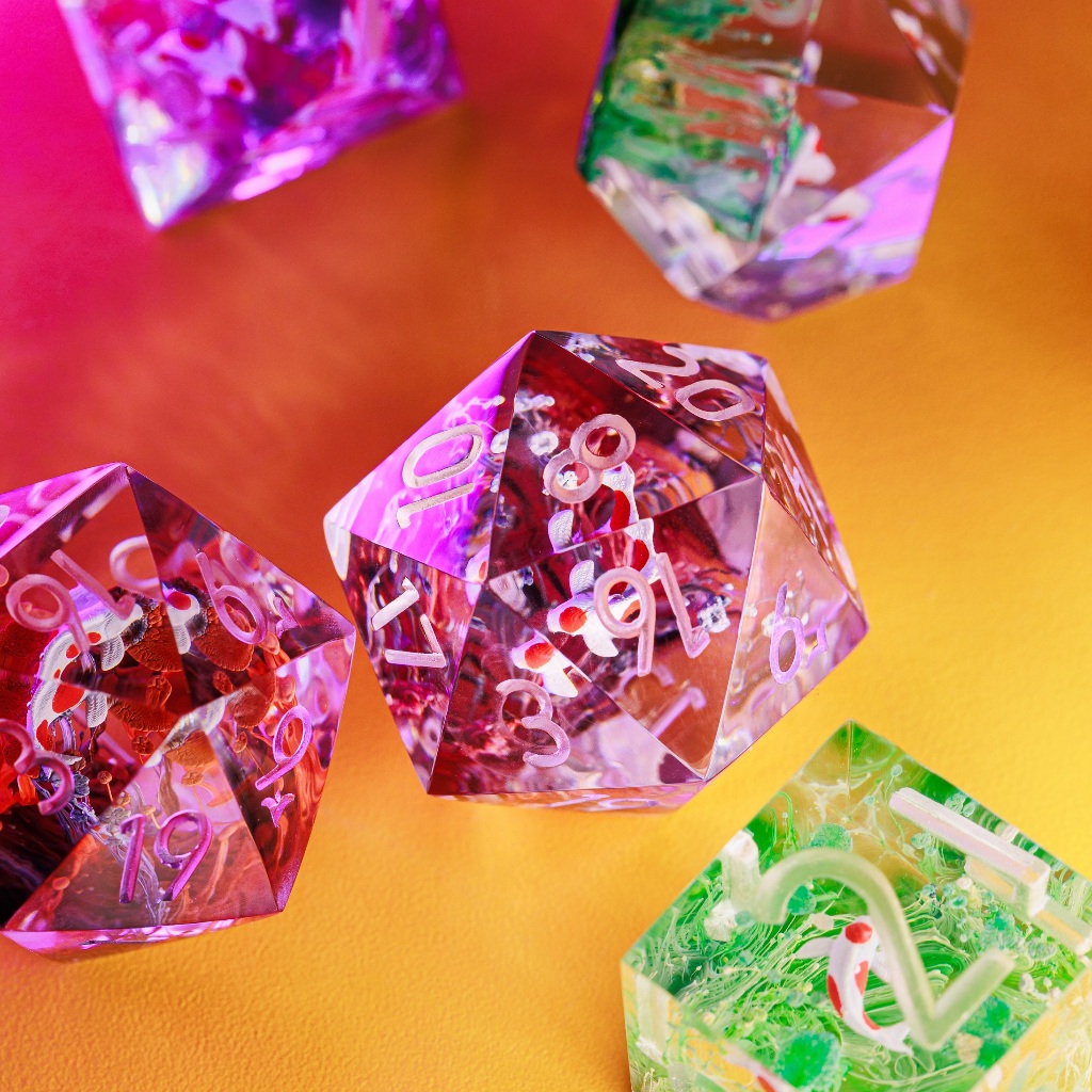 Hand dice of koi fish multi -sided D4 D6 D8 D10 D12 D20