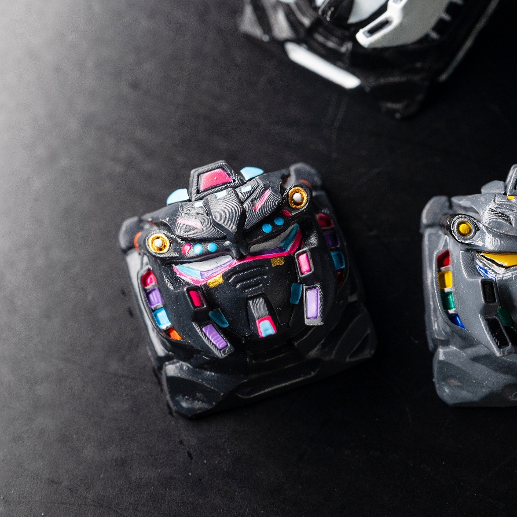 Keycap Gundam Art Handicraft. Retail key button for mechanical keyboard. Keycap breakwooden