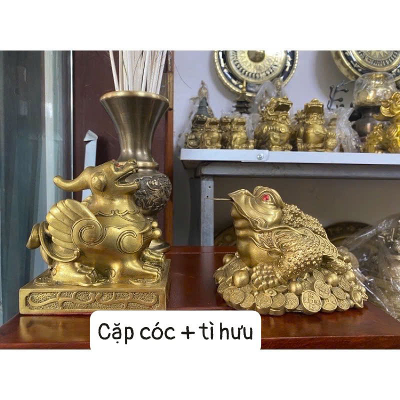 Toads + Bhikkhu suck the fortune of feng shui items in copper